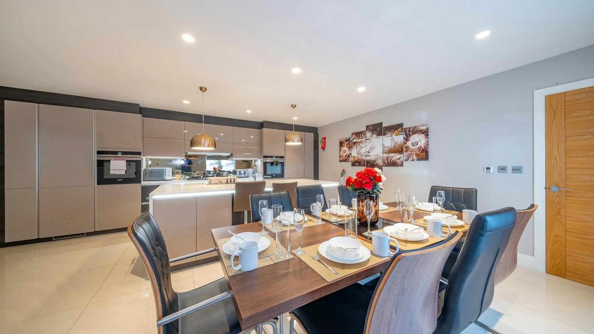 *Ra7C* For Your Most Relaxed & Cosy Stay + Free Parking + Free Fast Wifi * Batley